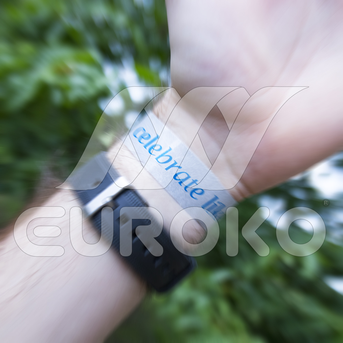 Comfortabele verstelbare pasvorm voor elke polsmaat.