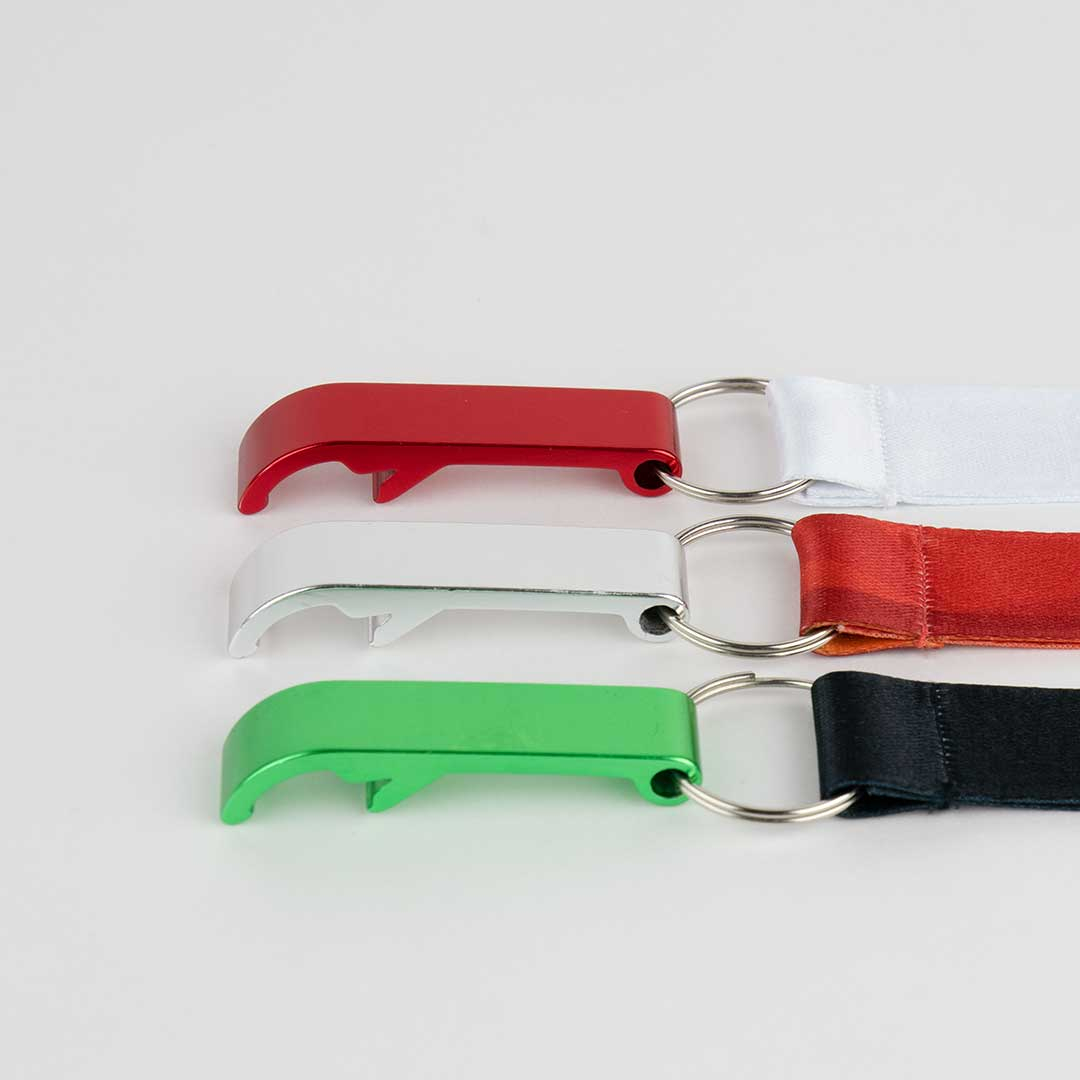 Keuze uit drie kleuren: groen, rood of zilver aluminium openers.