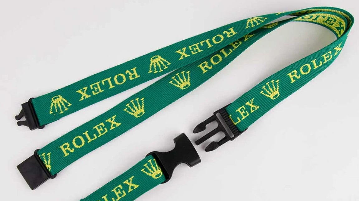 Scherpe details en levendige kleuren dankzij authentieke weeftechniek.