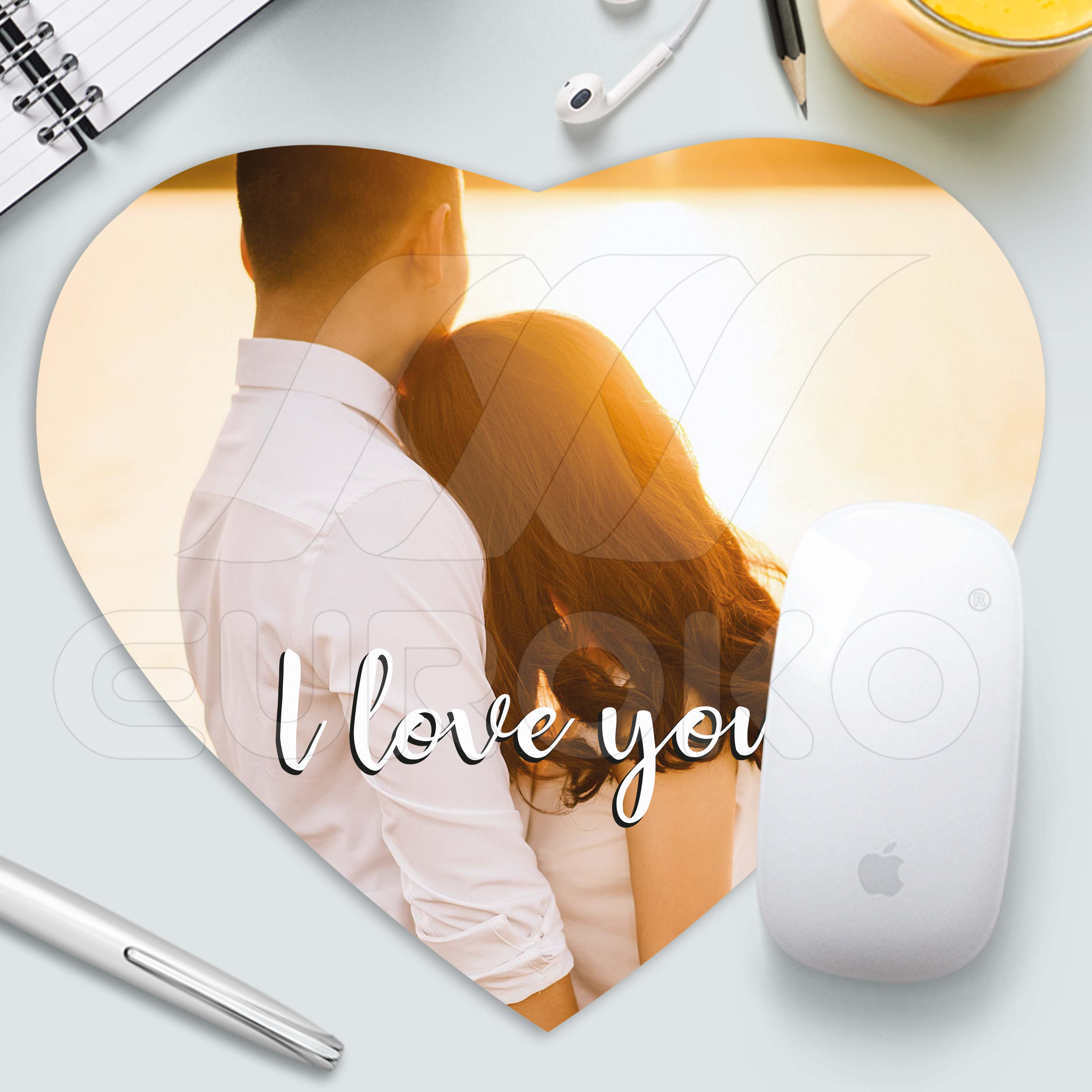 Creëer een romantische muismat met je favoriete foto en persoonlijk ontwerp.