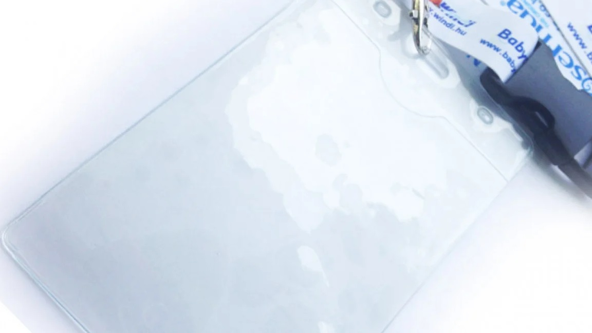 Veelzijdige bevestigingsopties voor elke lanyard of clip configuratie.