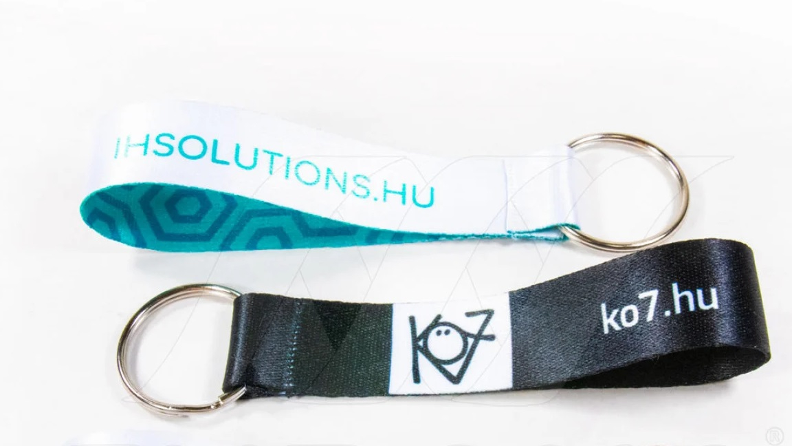 Hoogwaardig polyester met satijnen afwerking voor professioneel gebruik.