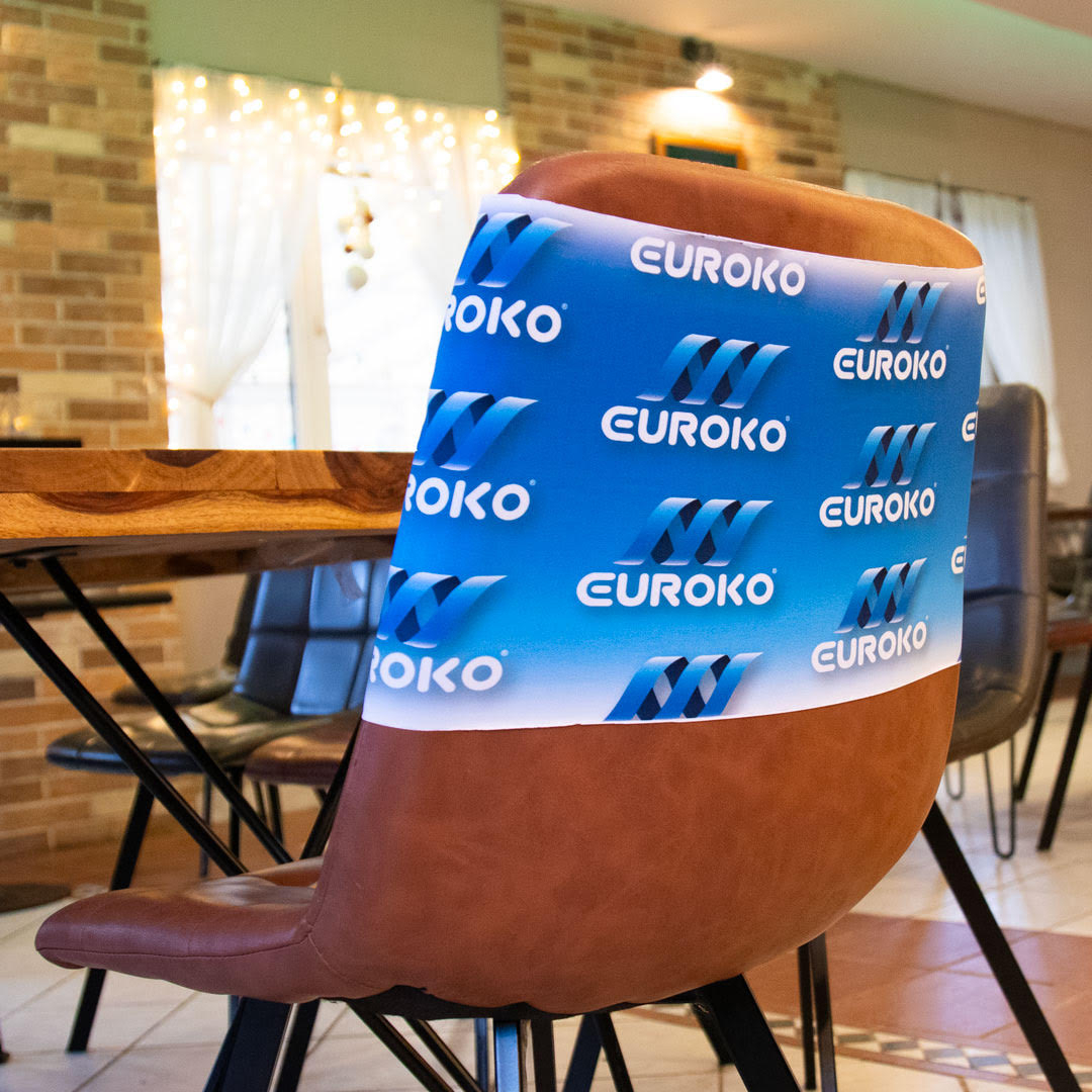 Van ontwerp tot levering: professionele stoelbanden op maat gemaakt.