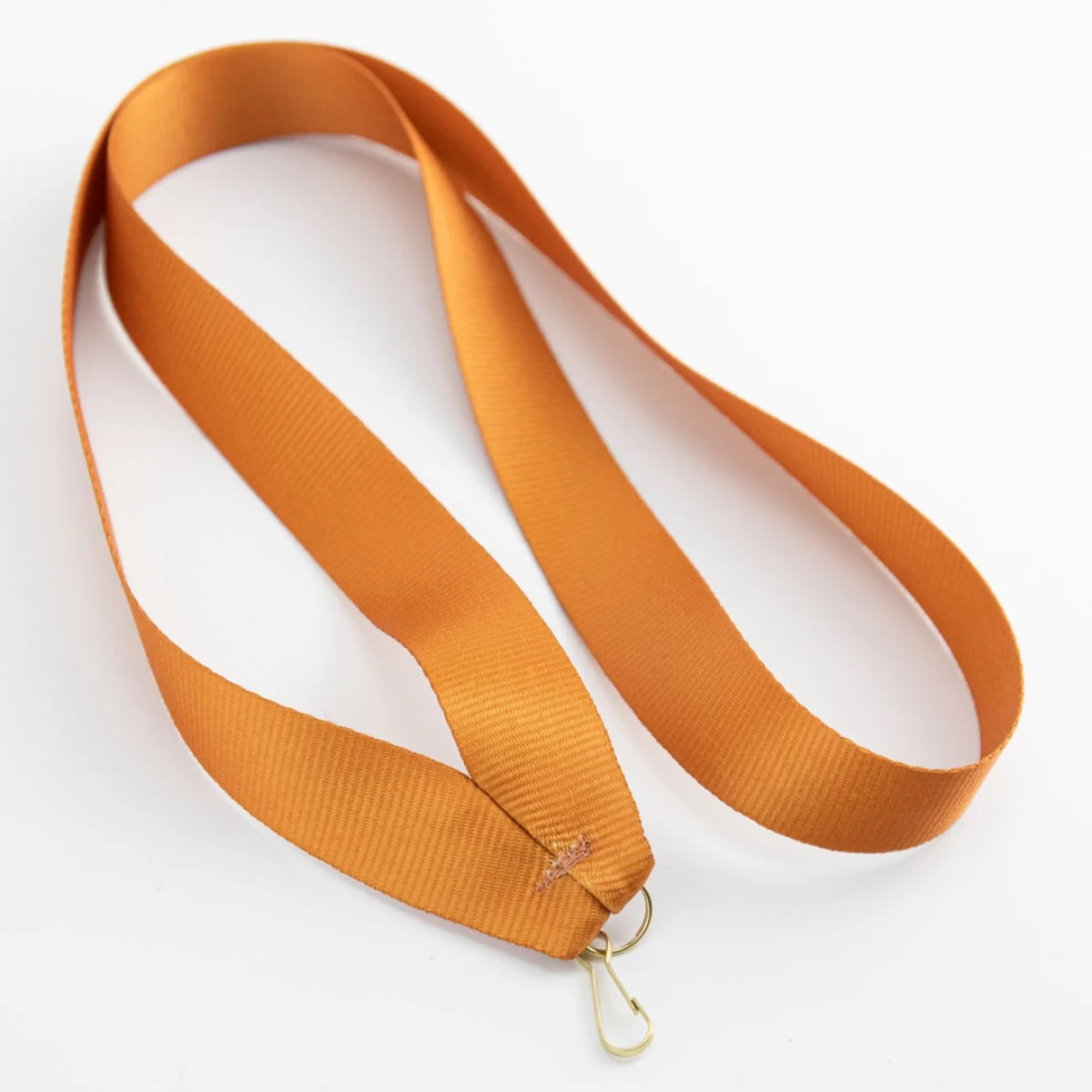 Duurzaam polyester met nette afwerking en stiksel.