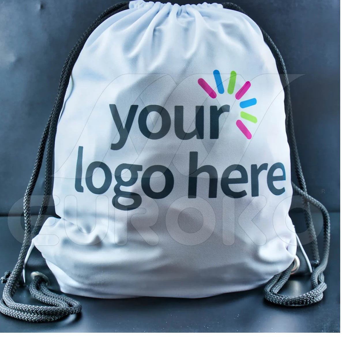 Personaliseer deze gymtas met je eigen logo of ontwerp in full color.