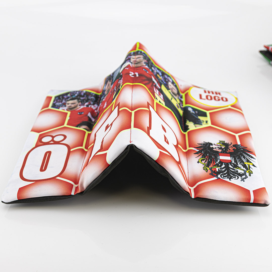 Volledig personaliseerbaar met uw logo en clubkleuren in full-colour.