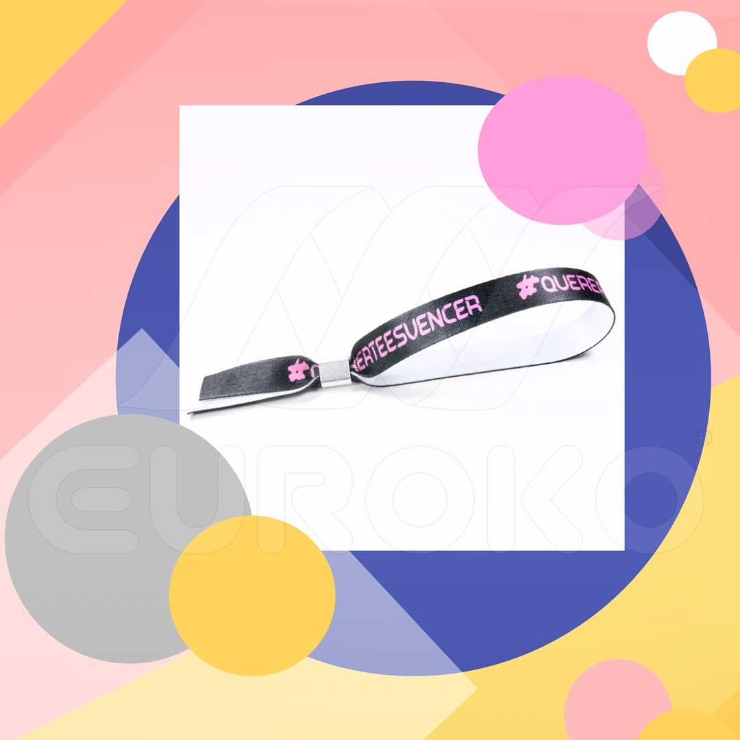 Zacht satijn materiaal voor comfortabel dragen, zelfs maandenlang.