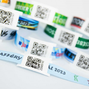 Festivalbandjes met QR-code label