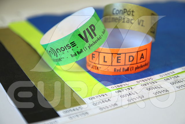 Personaliseer met uw logo en branding in levendige kleuren.