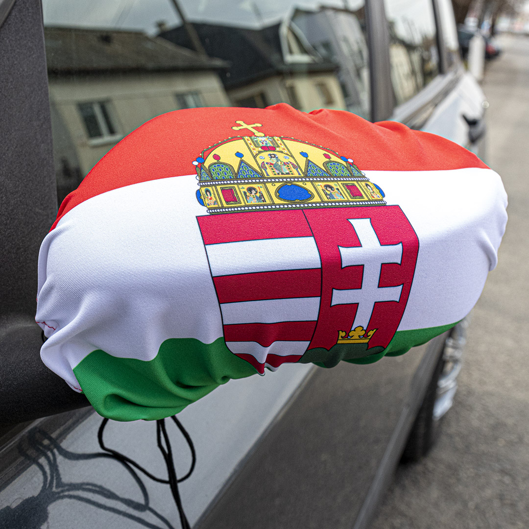 Universeel passend voor de meeste standaard autospiegels.